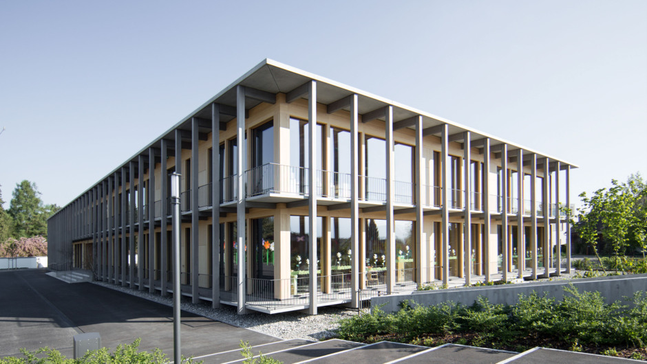 Schule Schlatt Widnau Aussen Sohm HolzBautechnik Gesamtansicht Perspektive