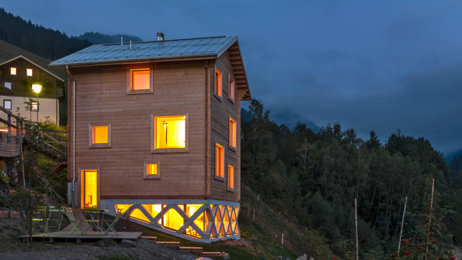 Einfamilienhaus-Hoerler-Duvin-Aussen-Sohm-HolzBautechnik-04